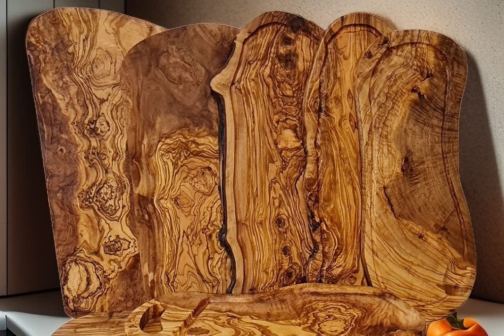 Olivenholzbretter und Olivenholzgravuren Kunst Atelier in Leutkirch im Allgäu